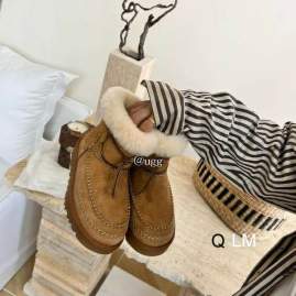 Picture of UGG Shoes _SKUUGGsz35-40ML101619776
